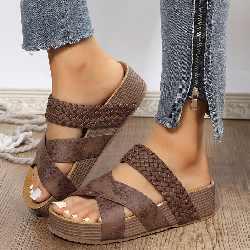 👡 50% RABATT! ☀️ Kilklackssandaler – Dubbla Remmar, Plattform & Perfekt För En Trendig Sommarlook 💃